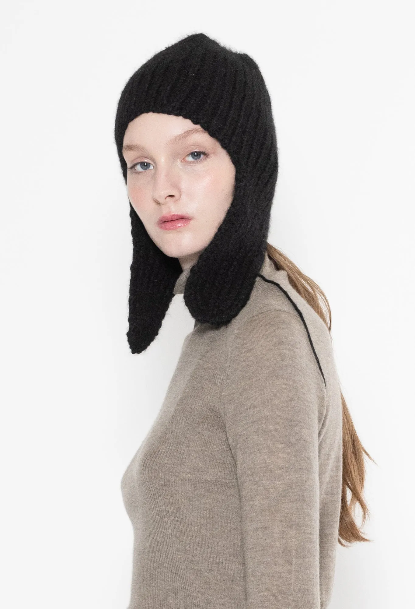 COLETTE - Hand-Knit Hat in Black