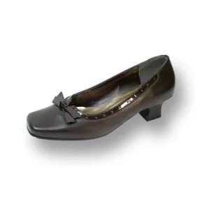 PEERAGE Bess Women's Wide Width Leather Pumps