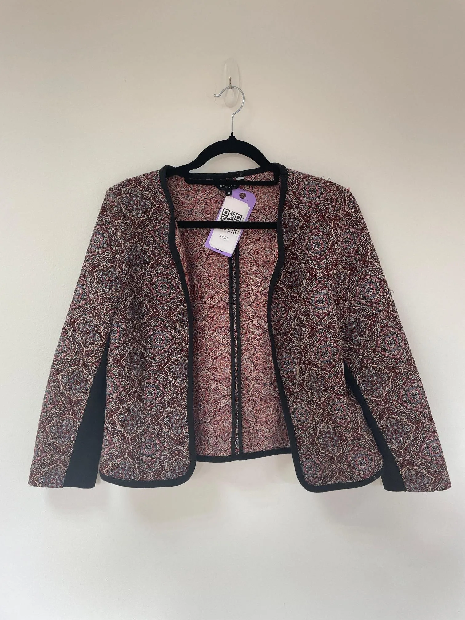 Red tapestry cropped jacket, New Look, Size 12 (Polyester, Cotton, Elastane)